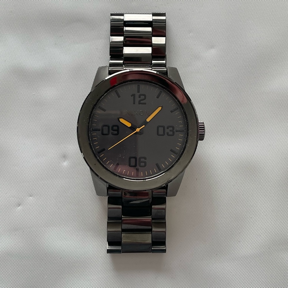 Nixon: Corporal watch